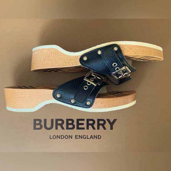 Burberry Sandals - Picture 5 of 15